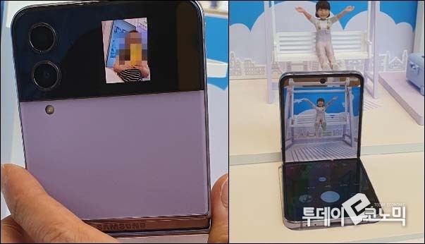 실제 비율로 셀카 프리뷰를 확인할 수 있는 모습(좌). 플렉스 캠 기능으로 다양한 각도로 상체를 세우고 사진을 찍을 수 있다.(사진=이혜진 기자)