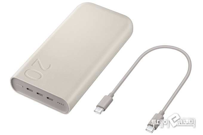 19일 국내 출시되는 'PD 배터리팩 20,000 mAh' 제품 이미지 (사진 = 삼성전자)