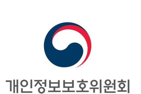개인정보위원장, '정보 유출 조사' SKT 대표 만나...부적절 논란