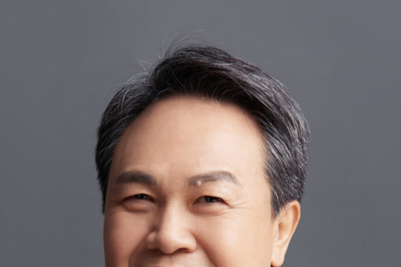 '3년 연임 눈앞' 진옥동 신한금융 회장…최대 실적·밸류업·디지털 전환 성과로 재신임