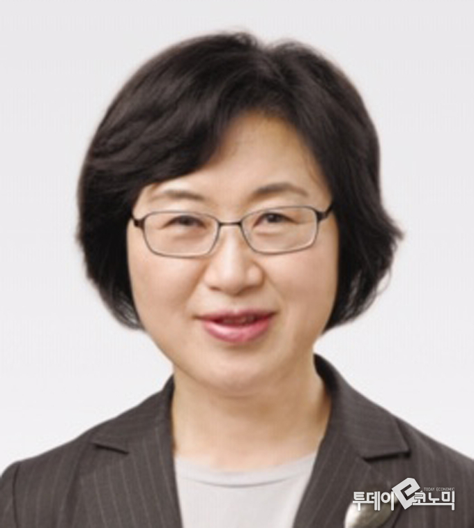 문재인 대통령은 4일 여가부 장관에 정영애 한국여성재단 이사를 내정했다. (사진=청와대)